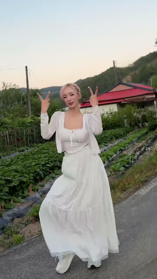 The original TOESA Quit Job reel by @jini_0511